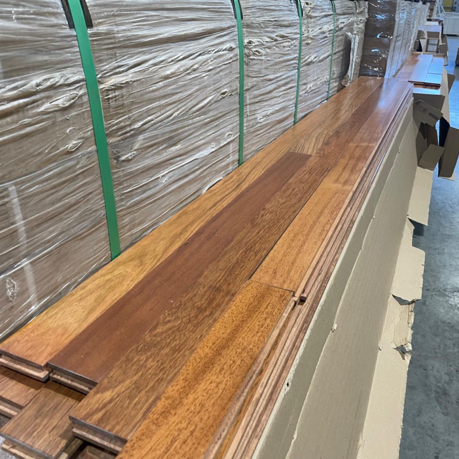 Hardwood – Jatoba – Brazilian Cherry – 2 1/4 x 3/4″ – Satin – Select Natural Finish