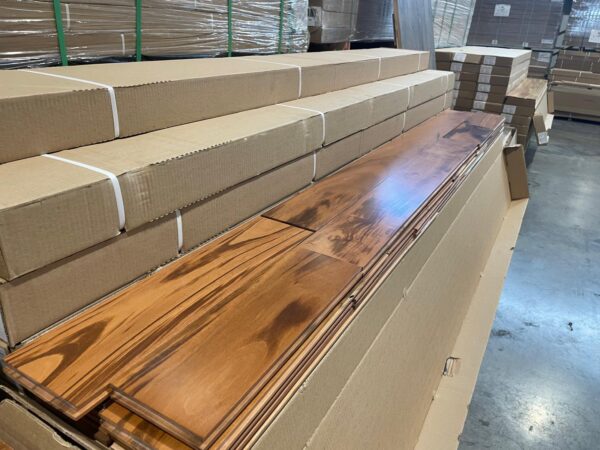 Hardwood - Tigerwood Muiracatiara - Select - 5 x 3/4" - Natural - Mat